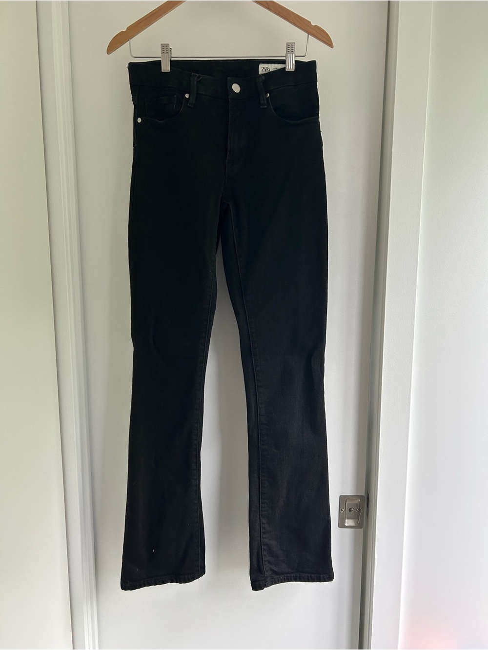 ZARA LOW RISE CONTOUR BOOTCUT JEANS ZW COLLECTION - Picture 3 of 4
